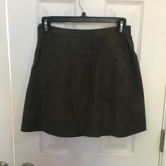 Olive suede mini skirt - Picture 2 of 3
